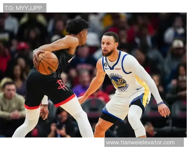 勇士连败暴露防守漏洞，魔鬼赛程下季后赛席位堪忧，亟需团队配合调整